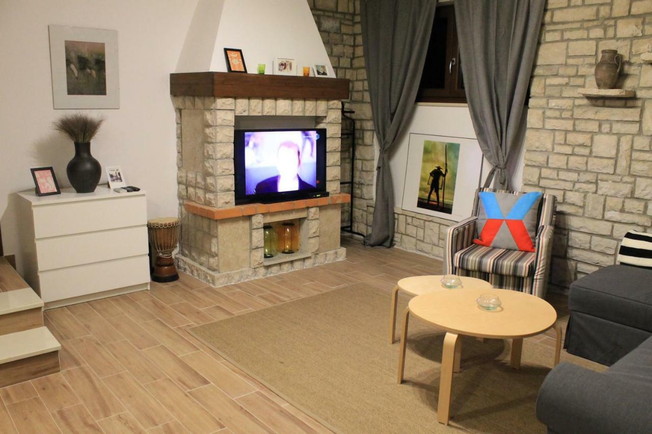 Apartments Dina Pula Zewnętrze zdjęcie