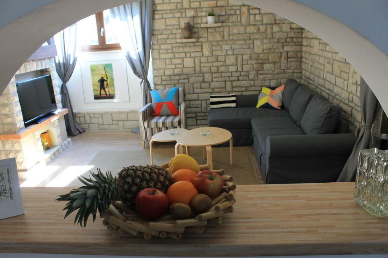 Apartments Dina Pula Zewnętrze zdjęcie