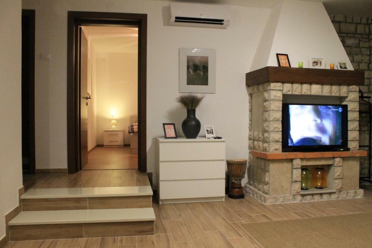 Apartments Dina Pula Zewnętrze zdjęcie
