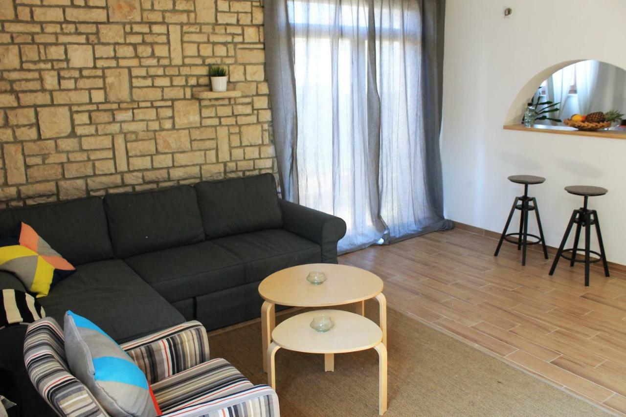 Apartments Dina Pula Zewnętrze zdjęcie